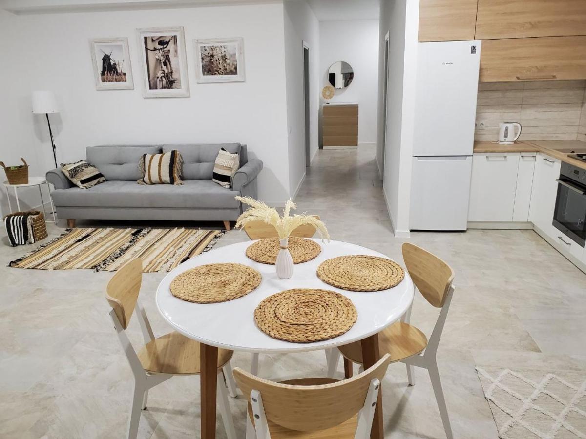 Vinna Просторі Апартаменти В Новобудові. เตอร์โนปิล ภายนอก รูปภาพ