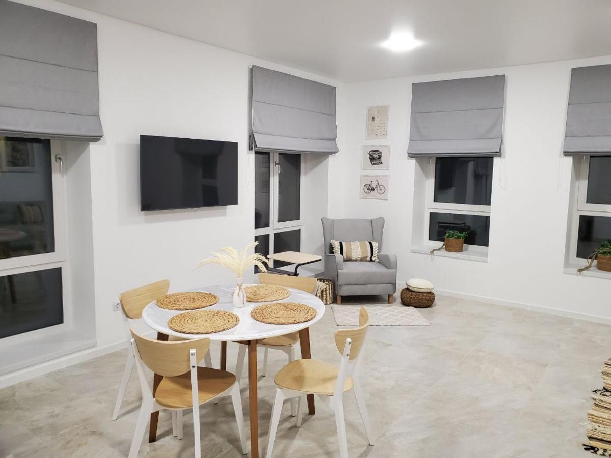 Vinna Просторі Апартаменти В Новобудові. เตอร์โนปิล ภายนอก รูปภาพ