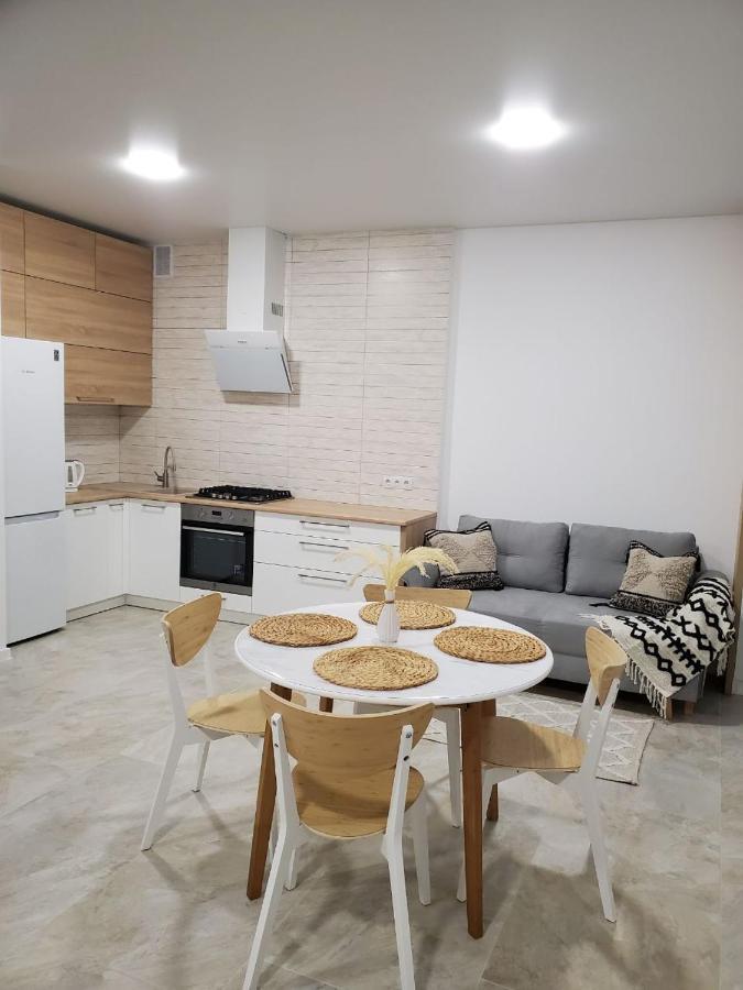 Vinna Просторі Апартаменти В Новобудові. เตอร์โนปิล ภายนอก รูปภาพ