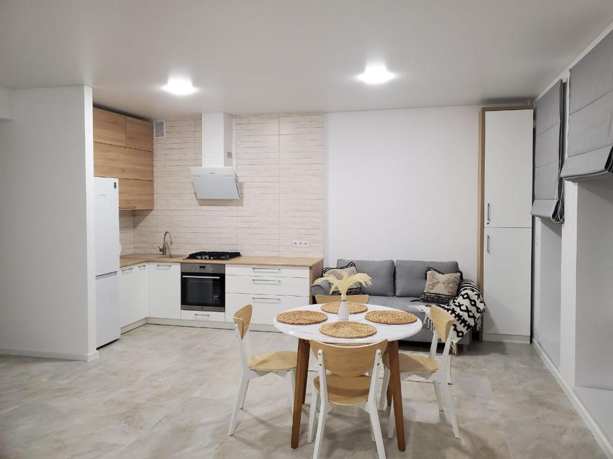 Vinna Просторі Апартаменти В Новобудові. เตอร์โนปิล ภายนอก รูปภาพ